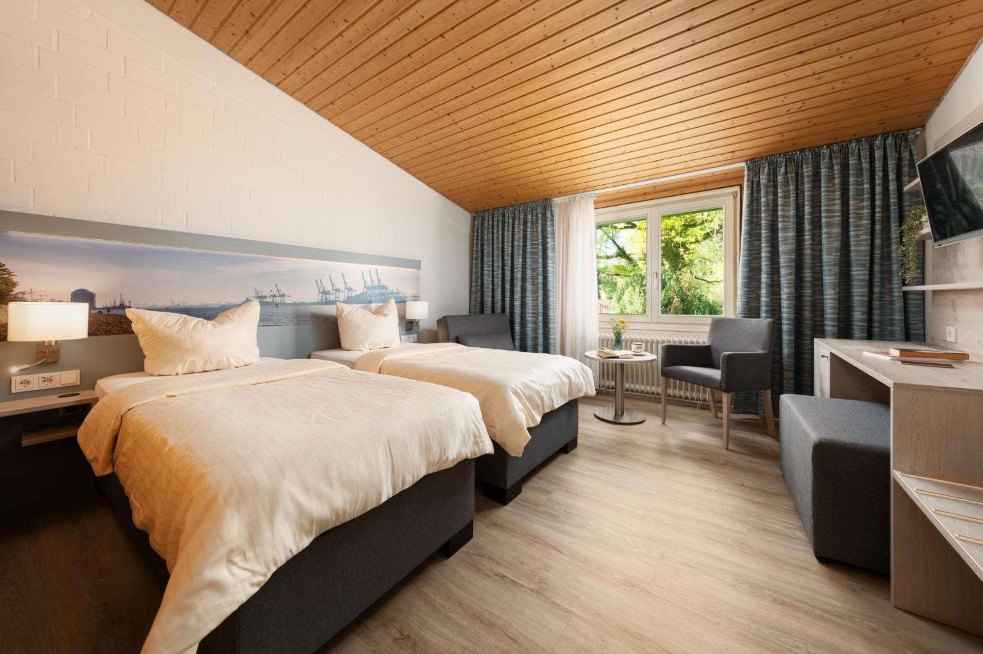 Zur Rennbahn Hotel Drage  Buitenkant foto
