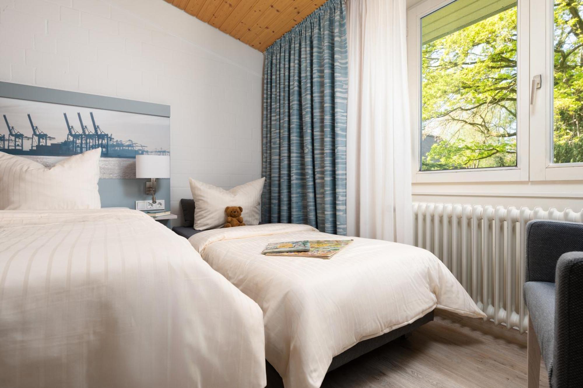 Zur Rennbahn Hotel Drage  Buitenkant foto