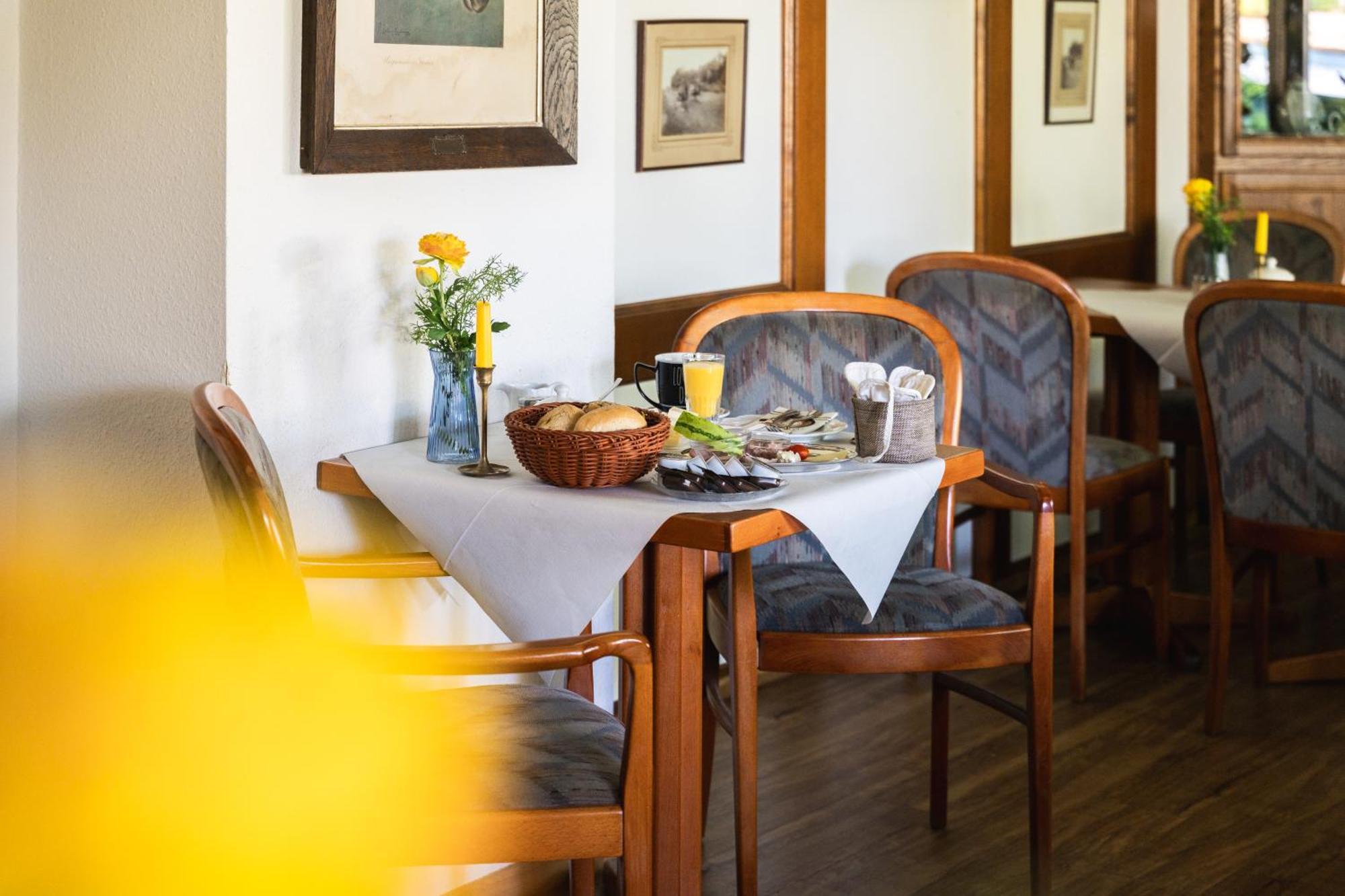 Zur Rennbahn Hotel Drage  Buitenkant foto